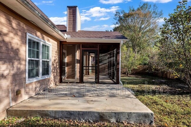 Building Photo - 8235 Wynwood Dr