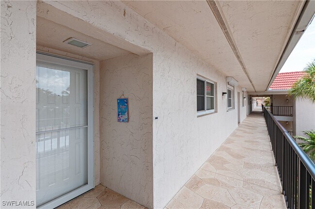Building Photo - 13 High Point Cir N