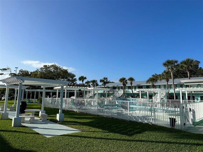 Building Photo - 541 S Peninsula Ave