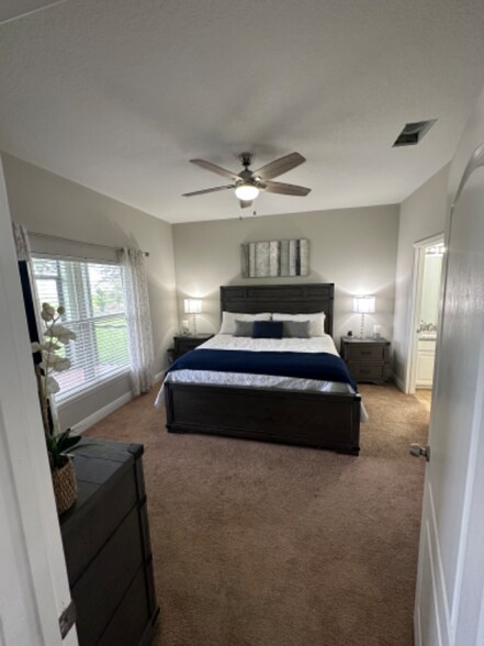 Building Photo - 733 Hacienda Cir