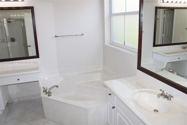 Building Photo - 1342 Crossbill Ct
