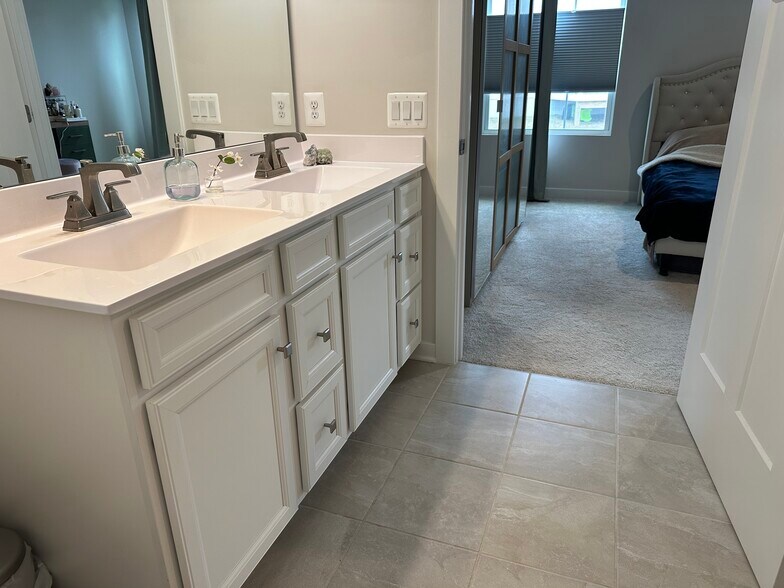 Building Photo - 7120 Iron Gall Ln