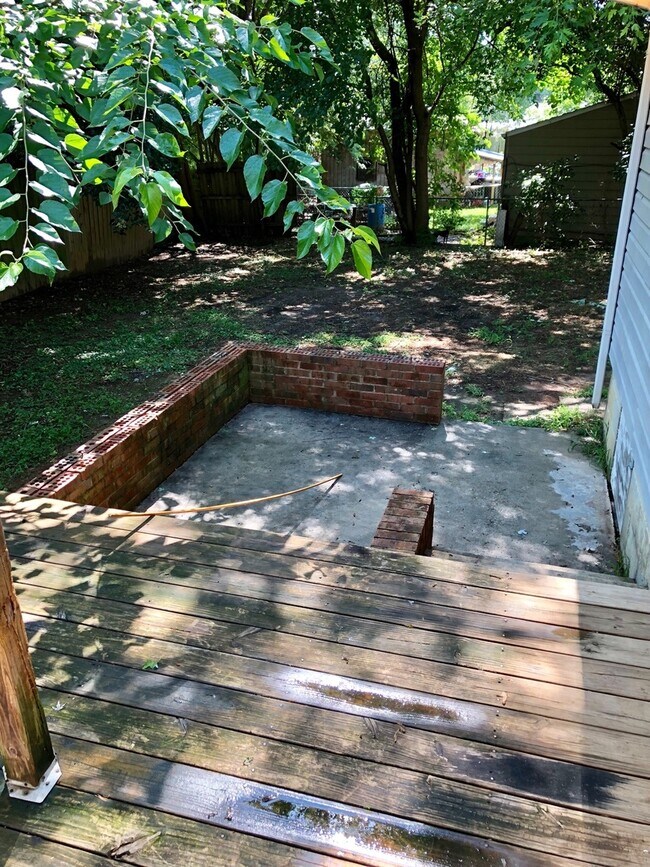 Building Photo - 2 BR, Holden Road area convenient to Coliseum