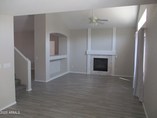 Building Photo - 10359 W Dana Ln