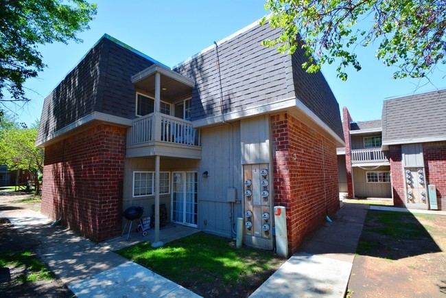 Building Photo - The Reserve at Silver Maple