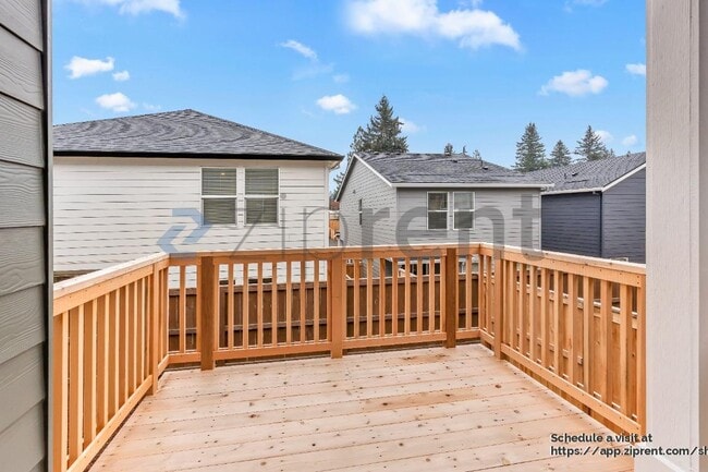 Building Photo - 1509 NE 121st Ave