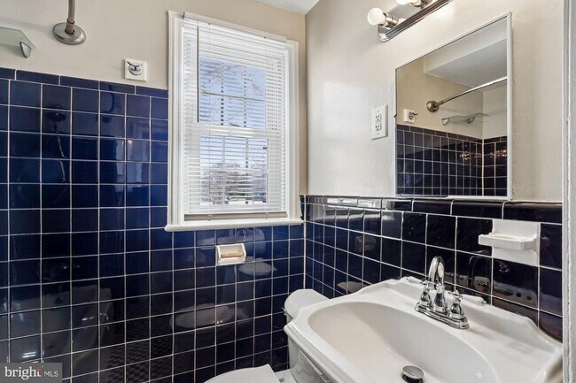 Building Photo - 6507 10th St