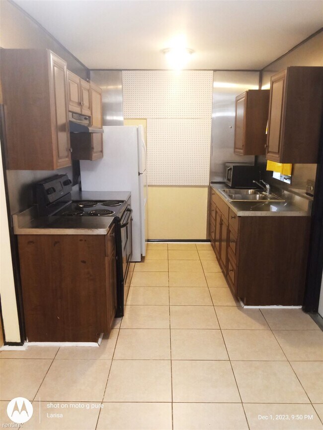 Building Photo - 2 br, 1 bath House - 13826 1st St