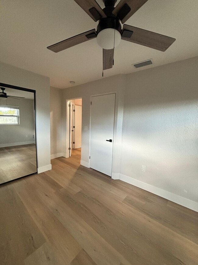Building Photo - Fully Remodeled 3-Bedroom + Den Home for R...