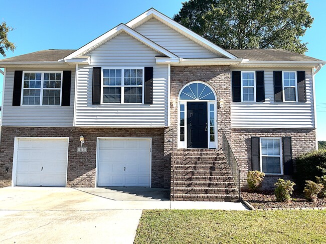 Primary Photo - 113 Longbourne Way