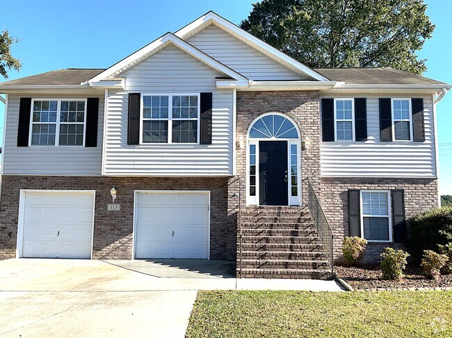 Building Photo - 113 Longbourne Way