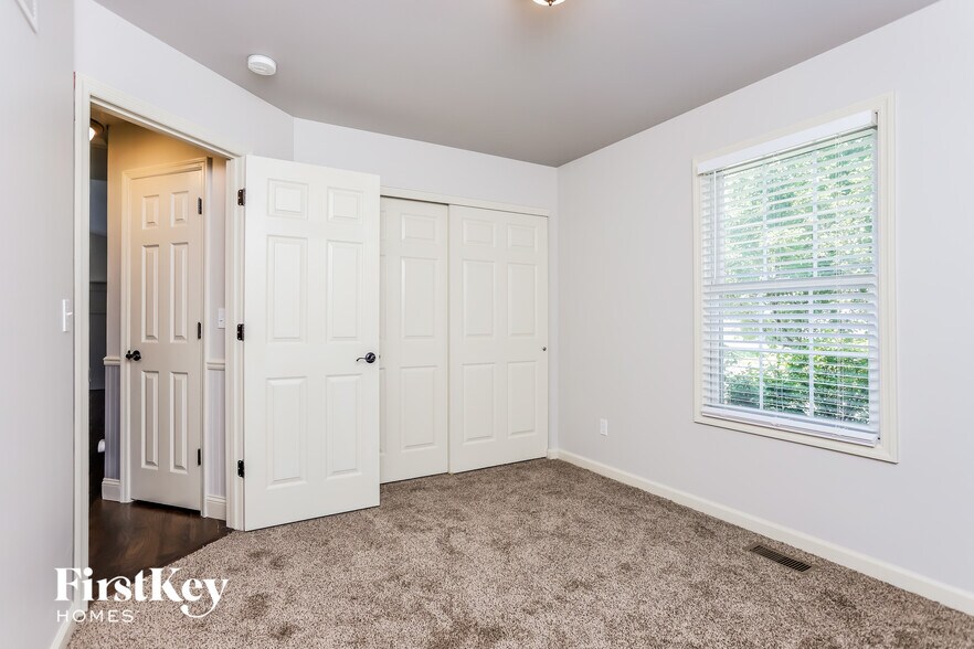 Building Photo - 3845 Bedford Pointe Dr