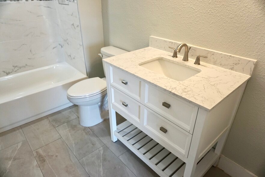 Building Photo - 506 Engman St