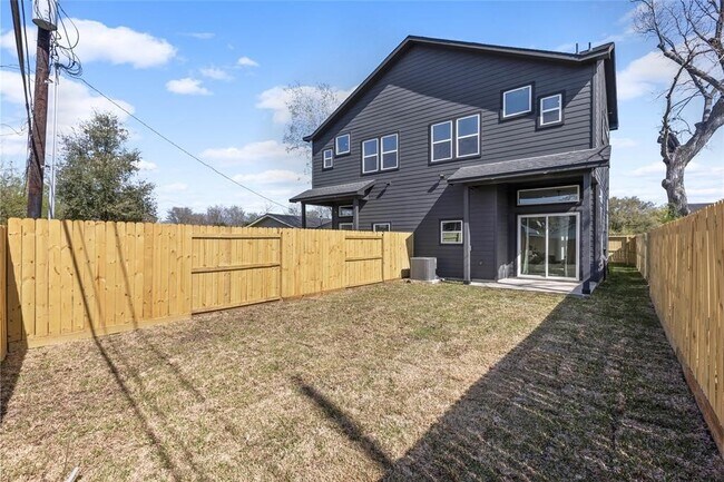 Building Photo - 7330 St Lo Rd