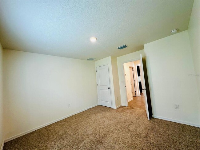 Building Photo - 668 SE 65th Ave