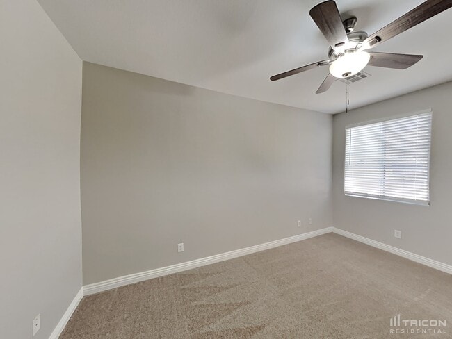 Building Photo - 9827 W Spinnaker Creek Ave
