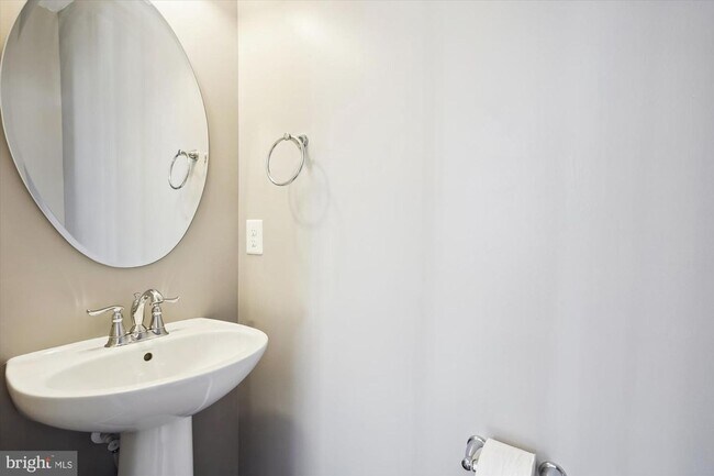 Building Photo - 7106 Santa Cruz Pl