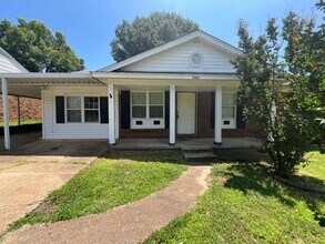 Building Photo - Renovated 3 Bedroom 1 Bath Home for Rent!