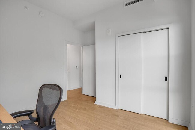 Building Photo - 1625 Eckington Pl NE