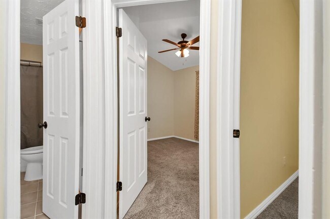 Building Photo - 17107 Amber Ridge Dr