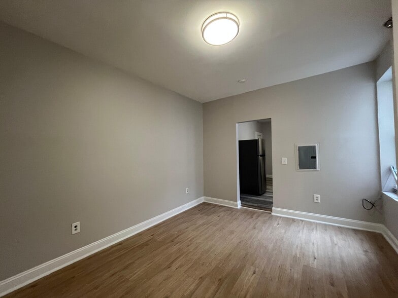 Building Photo - 5713 Hudson Ave