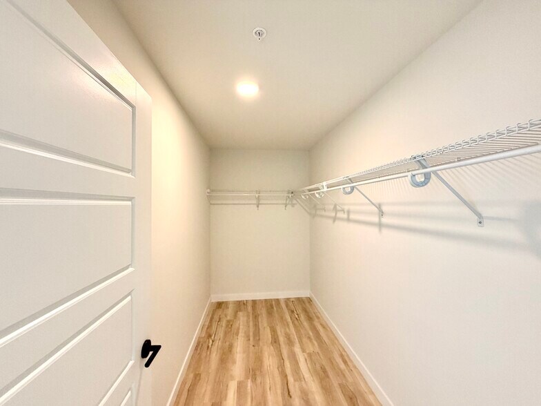 Building Photo - 452 SW 2nd St