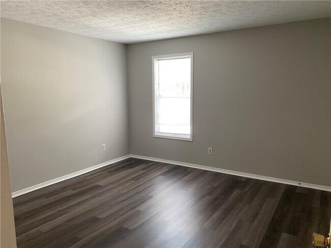 Building Photo - 1607 Augusta Dr