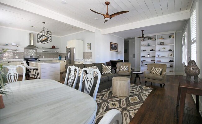 Building Photo - 1409 21st St