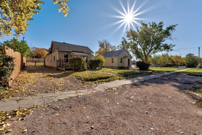 Building Photo - 812 Allen Ave