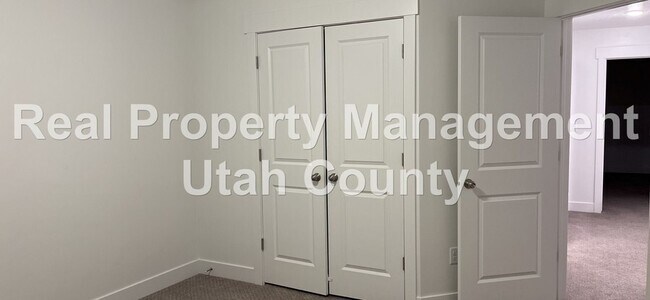 Building Photo - 891 N 1120 E