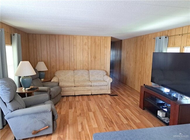 Building Photo - 20 Cory Dr