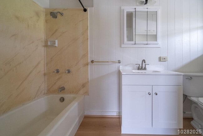 Building Photo - 2 BD/1 BA Home with Yard and Carport in Wa...