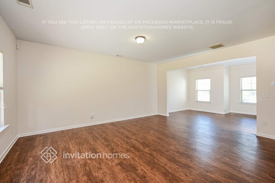 Building Photo - 4032 Oak Field Dr