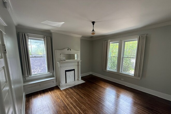 Master Bedroom - 122 N Evergreen St
