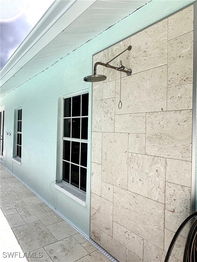 Building Photo - 575 101st Ave N