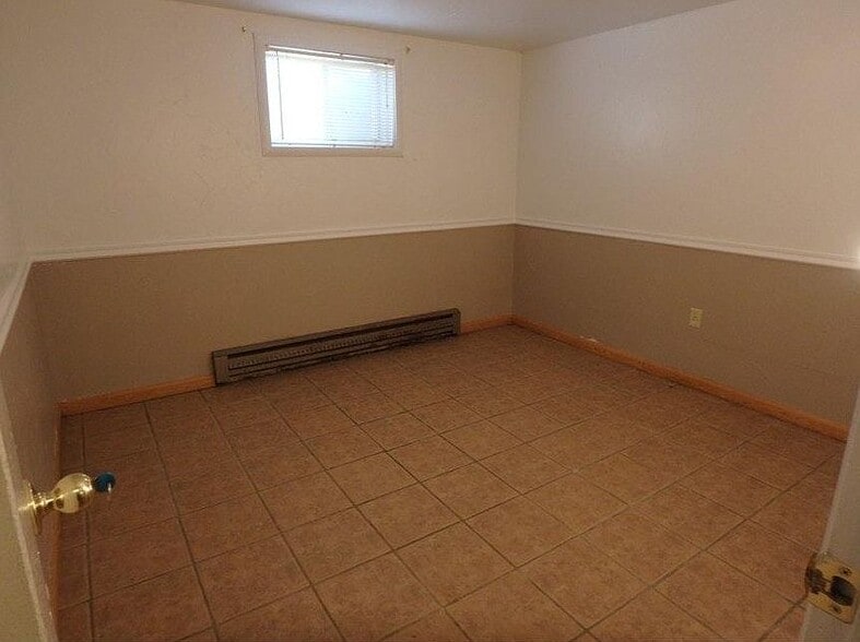 Building Photo - 115 Burton Ln