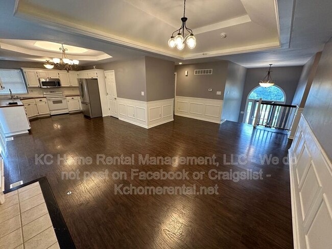 Building Photo - 625 NW Rosaceae Dr