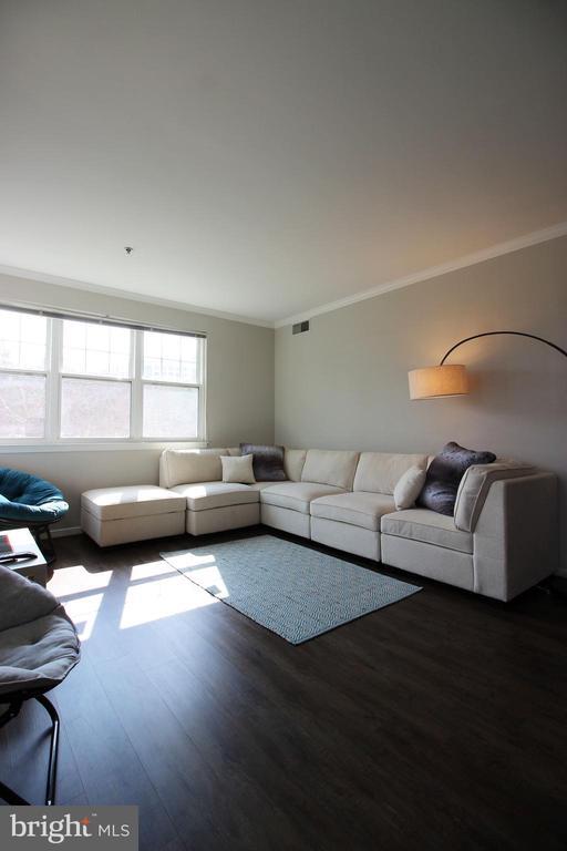 Building Photo - 1641 International Dr