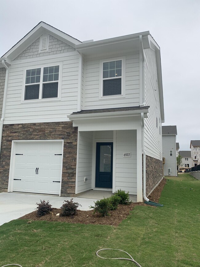 Building Photo - 6927 Eddy Point Ln