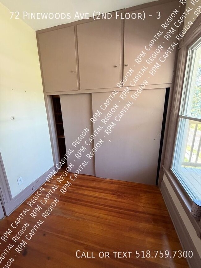 Building Photo - 72 Pinewoods Ave