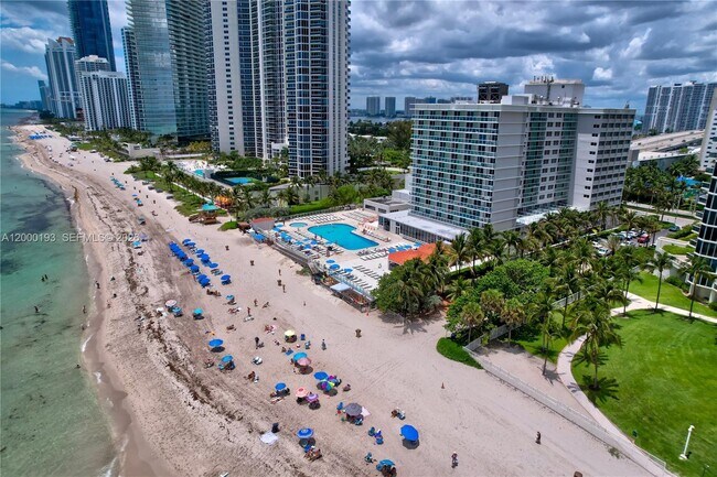 Building Photo - 19201 Collins Ave