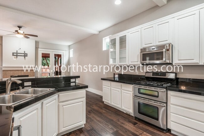 Building Photo - 20462 SW Arnold Pl