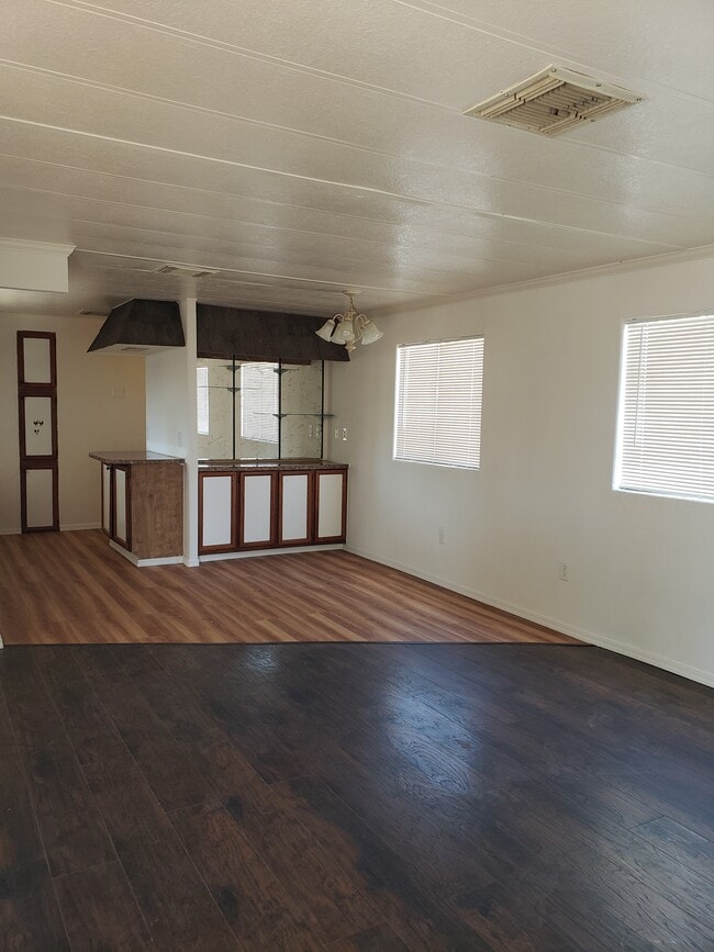 Building Photo - 2480 Carver Ave