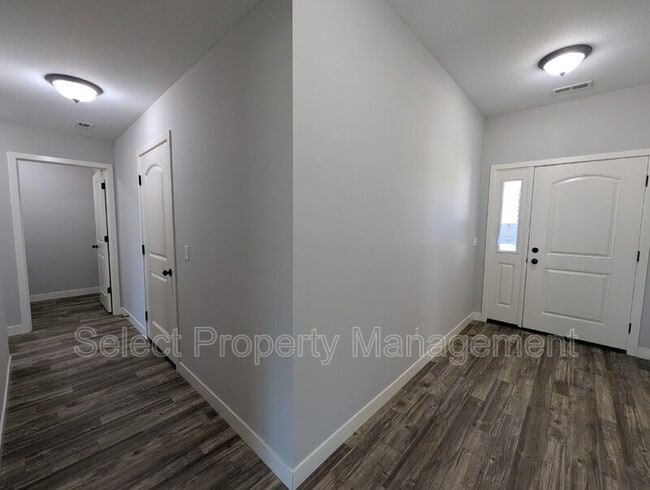 Building Photo - 1408 Sacred Oak Ct