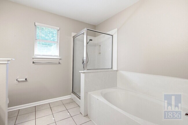 Building Photo - 10718 Claywood Dr