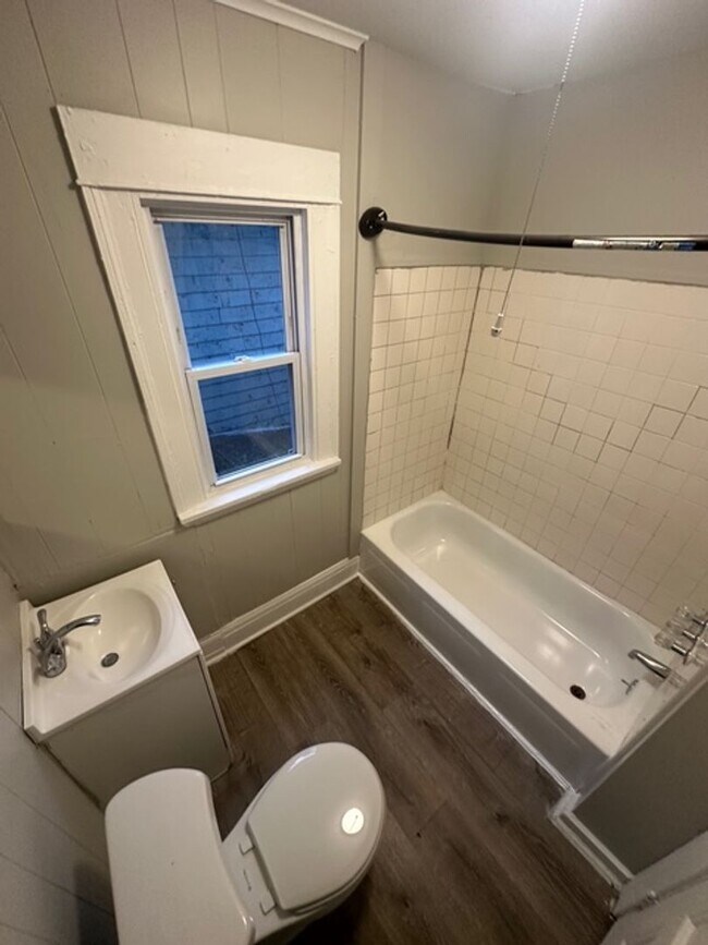 Building Photo - 142-144 Bowman St