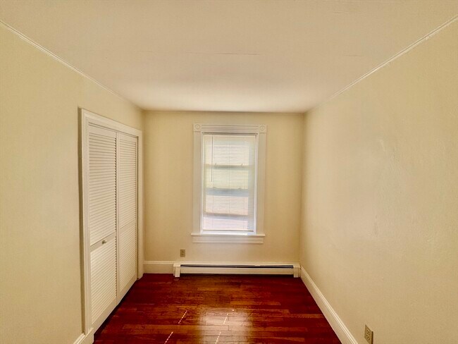 Building Photo - 93 Parker St