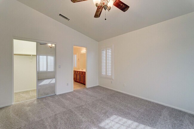 Building Photo - AVAILABLE NOW IN ESTRELLA MOUNTAIN RANCH!!!