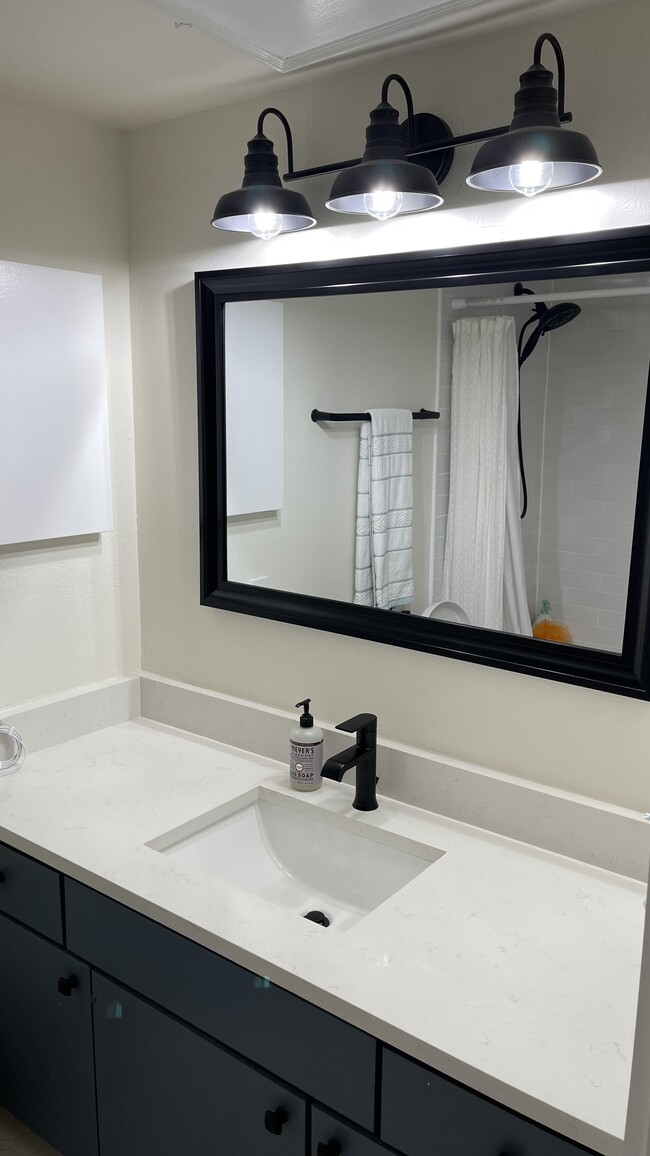 Building Photo - 6026 Birchbrook Dr