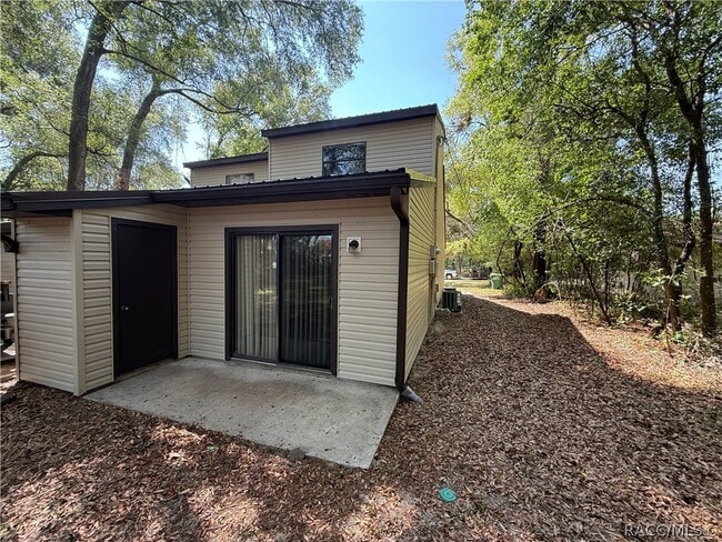 Building Photo - 2316 Colby St